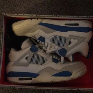 Air Jordan 4 "Military"